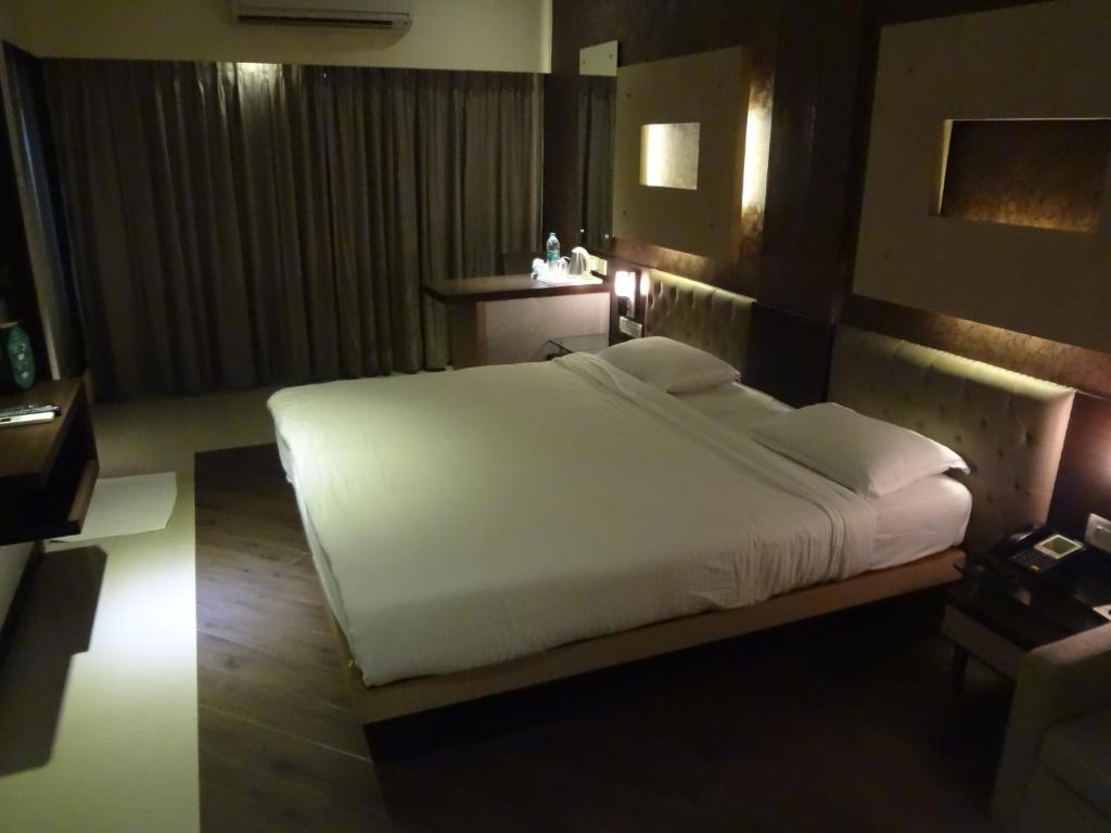 ת'יין Hotel Capitol מראה חיצוני תמונה