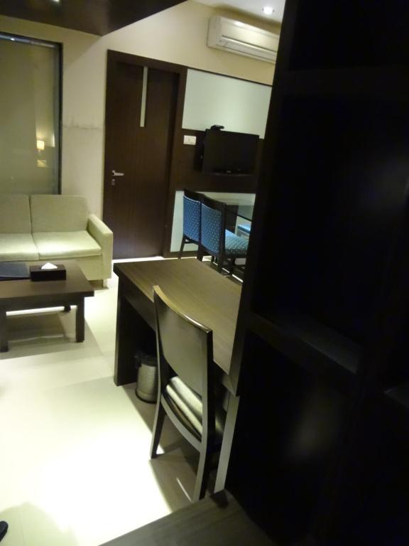 ת'יין Hotel Capitol מראה חיצוני תמונה