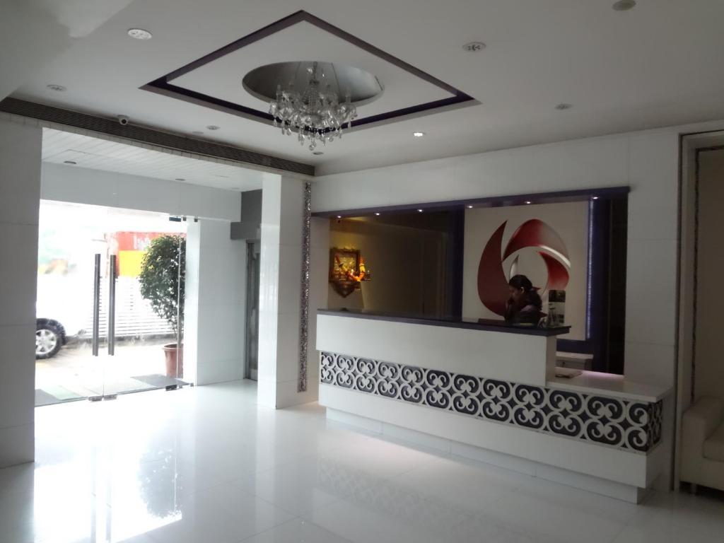 ת'יין Hotel Capitol מראה חיצוני תמונה