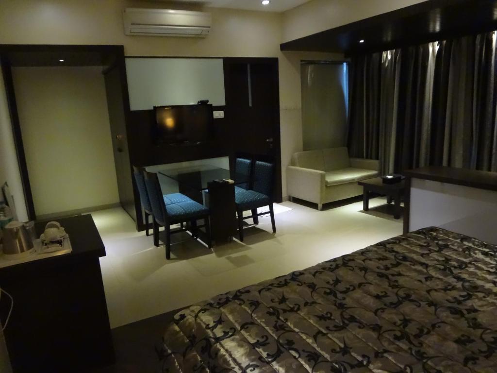 ת'יין Hotel Capitol מראה חיצוני תמונה